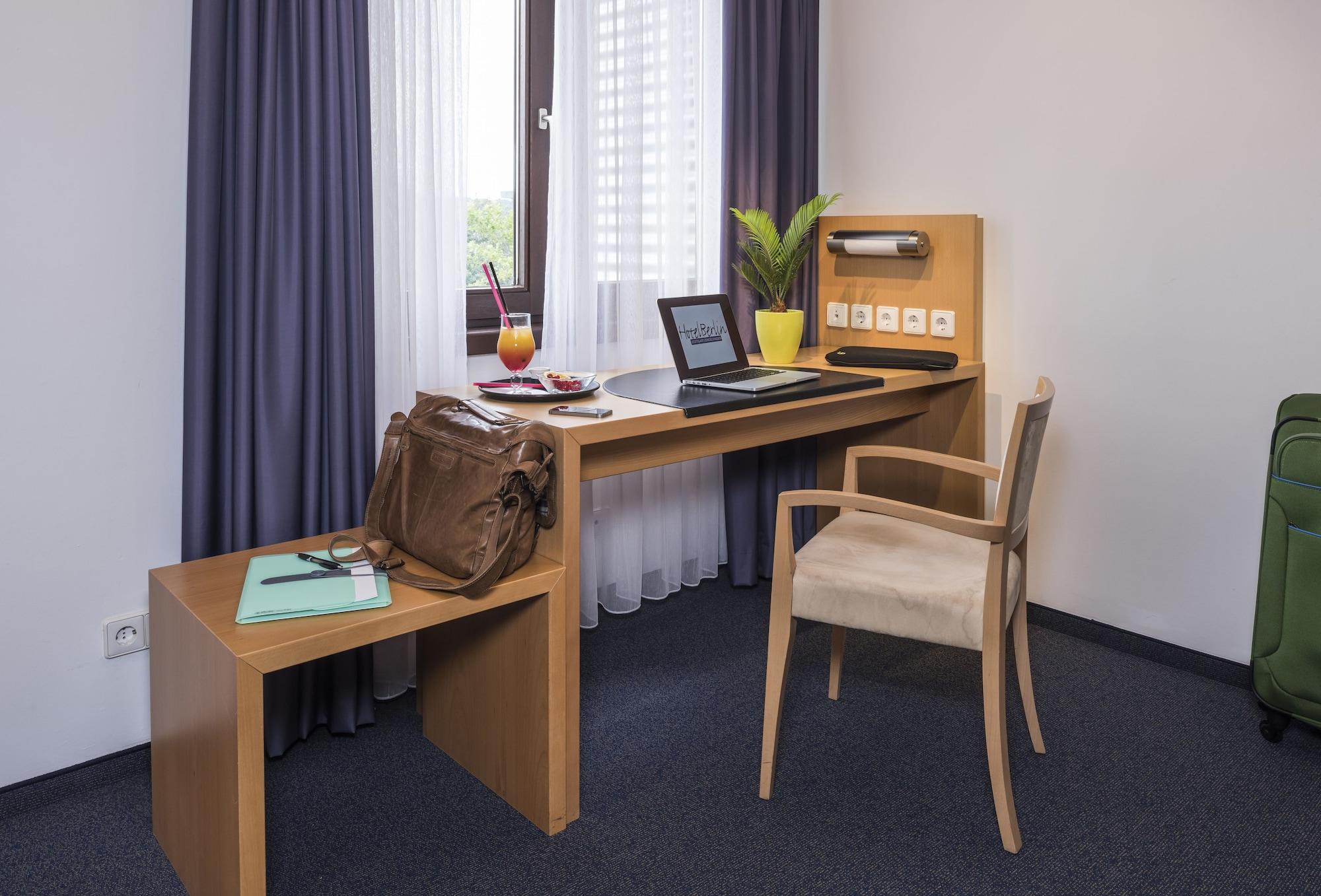 Hotel Berlin Зиндельфинген Экстерьер фото